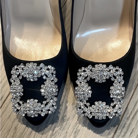 Manolo Blahnik Hangisi Crystal Buckle Pump - Picture 3 of 8